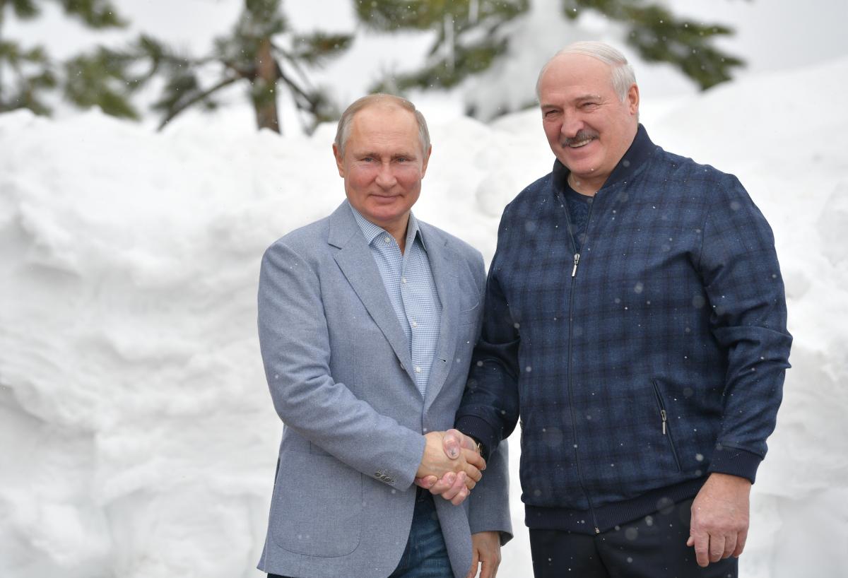 "Ты дворовый, а я уличный": Лукашенко объяснил, что связывает их с Путиным