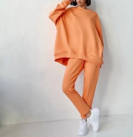 Жіночі спортивні костюми 2021