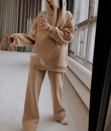 Жіночі спортивні костюми 2021