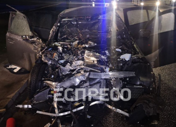 У Києві іномарка влетіла в авто комунальників