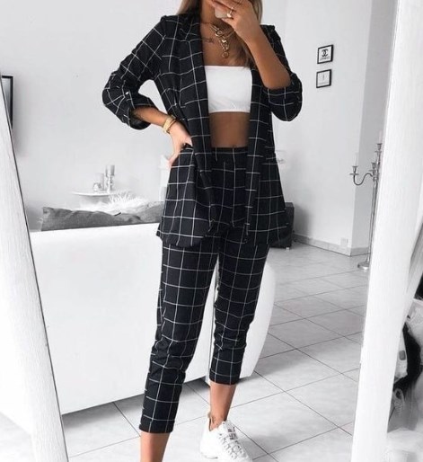 С чем носить кроссовки в 2021 году