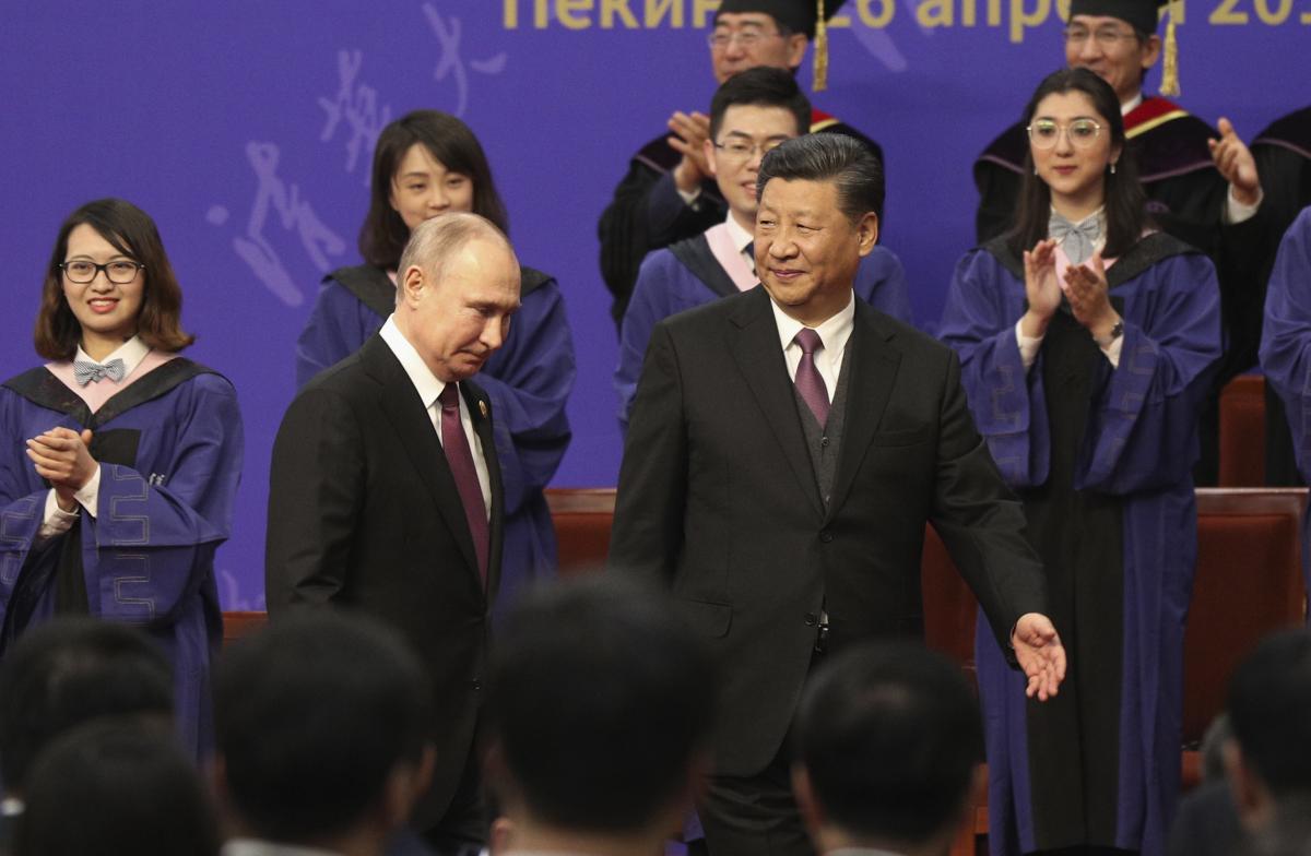Сі Цзіньпін і Володимир Путін Сі Цзіньпін і Володимир Путін