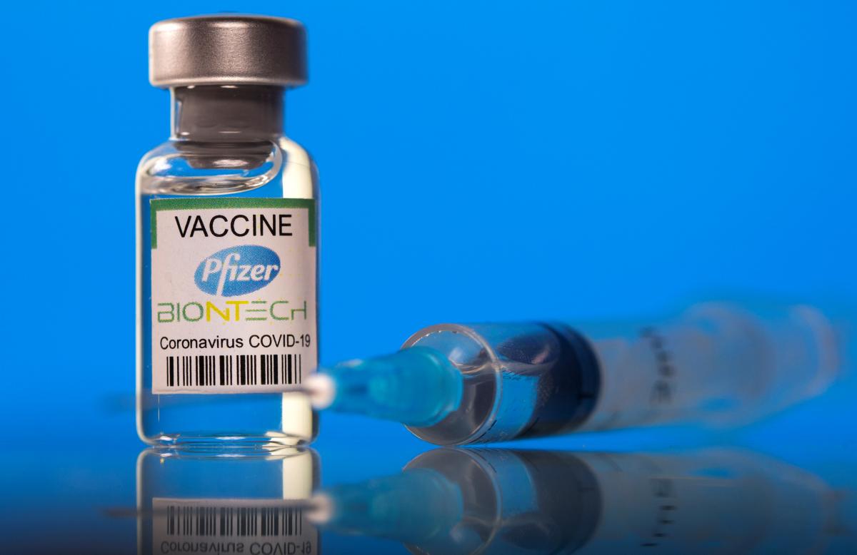 Украина договорилась о 10 миллионах доз вакцины Pfizer - Зеленский