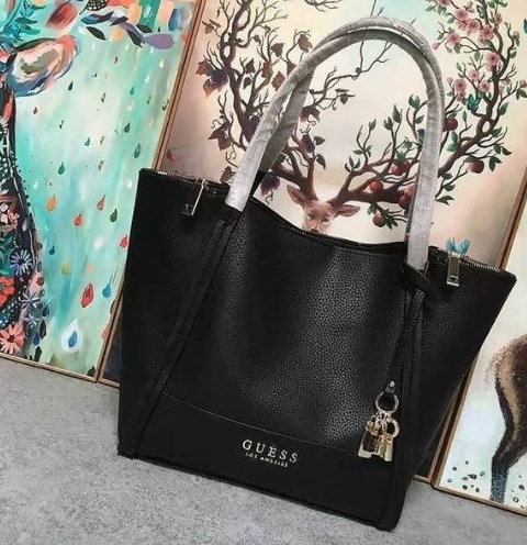 Модні великі сумки жіночі 2021 весна-літо