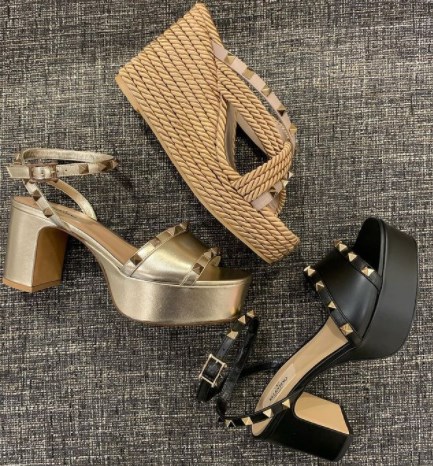 Босоніжки на платформі 2021