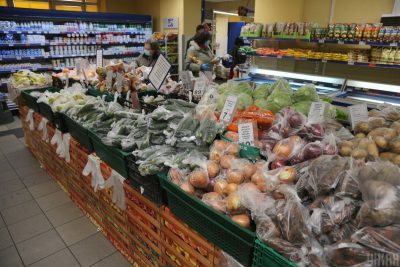 "Обновят исторические рекорды": в Украине прогнозируют запредельные цены на огурцы и помидоры