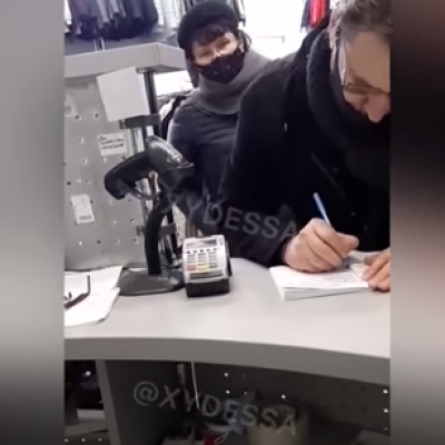 У магазині Одеси покупчиня назвала українську говяжьим языком У магазині Одеси покупчиня назвала українську говяжьим языком