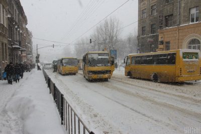 Сніг, маршрутка