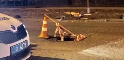 У Львові кришка люка вилетіла з-під коліс авто та вбила дитину