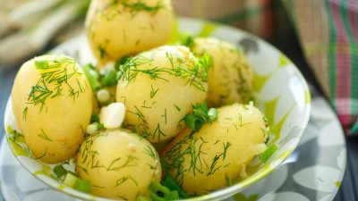 Как варить молодую картошку: самый простой и вкусный рецепт
