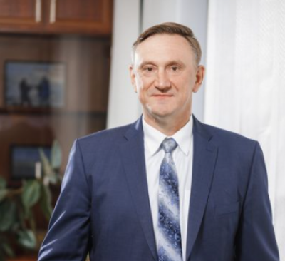 Баканов заверил, что с Аксеновым все работают