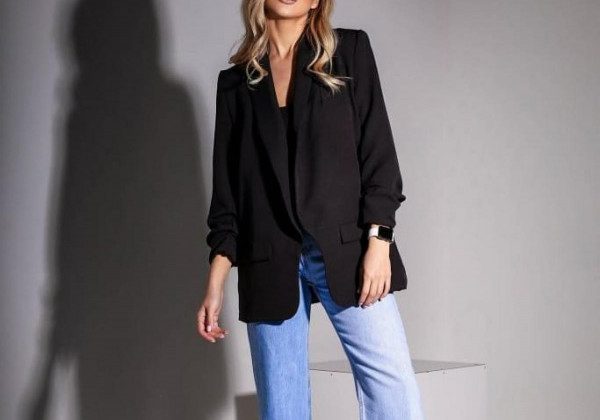 У моду на весну-літо увійшли приголомшливі жіночі піджаки