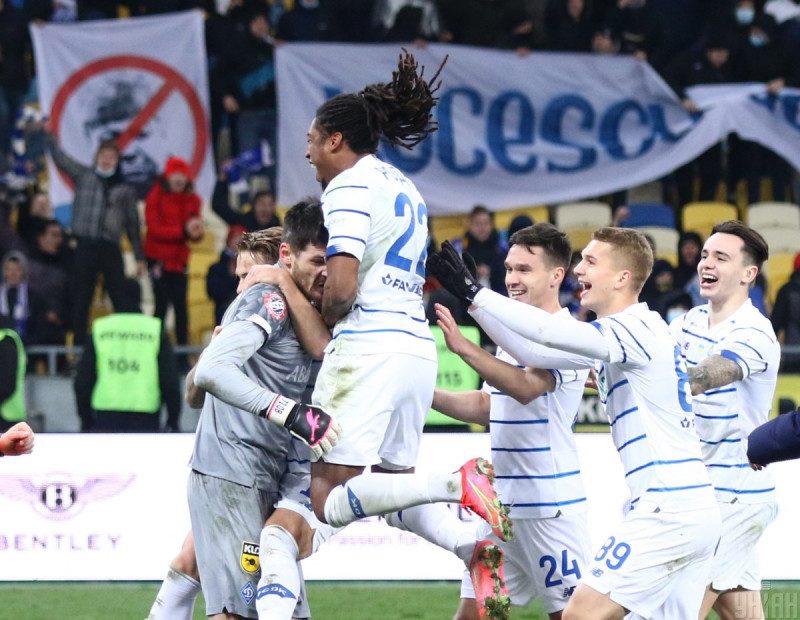 Динамо Минай 3:0 – команда Луческу не дала Шахтеру сократить отрыв