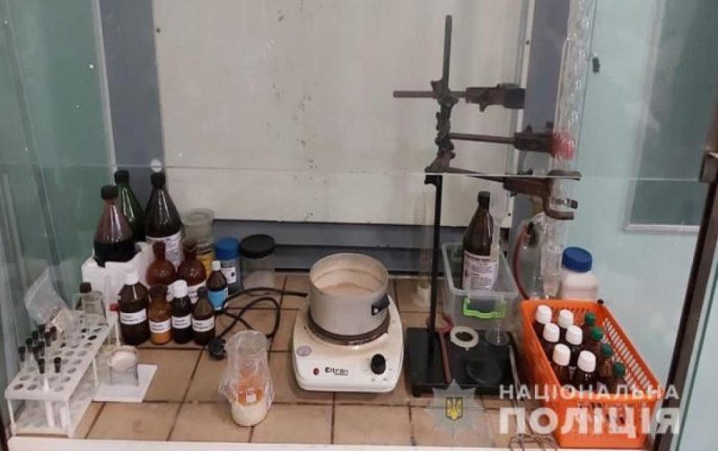 На Полтавщине в медколледже преподаватели варили наркотики