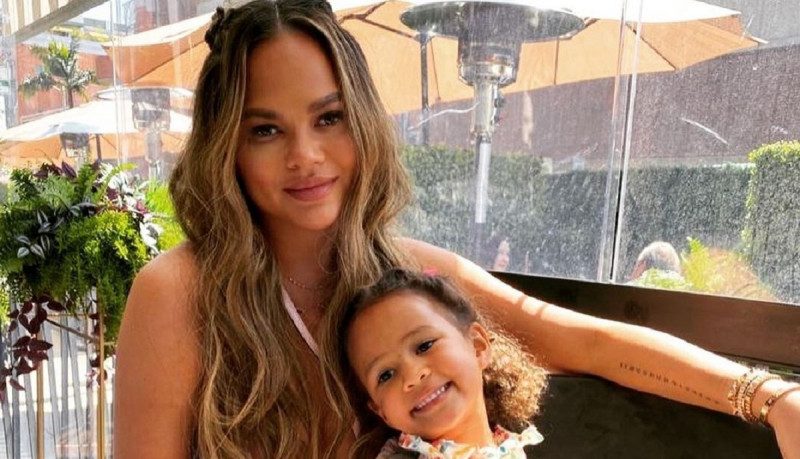 Назвали самую красивую женщину 2021 года