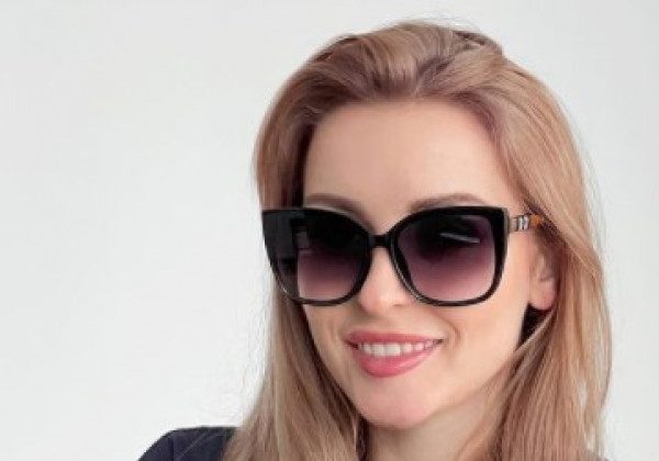 Модные женские солнцезащитные очки 2021