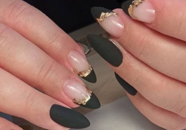 Черный маникюр 2021