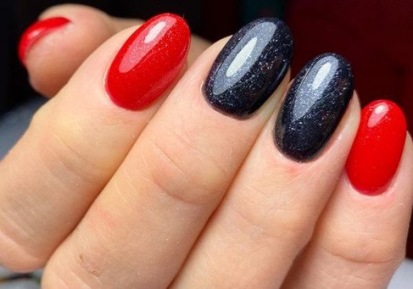 Черный маникюр 2021