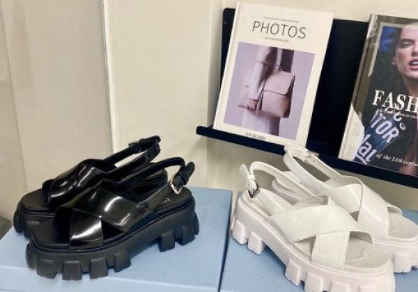 Босоножки на платформе 2021