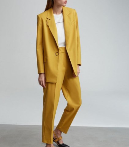 Жіночі штанні костюми 2021