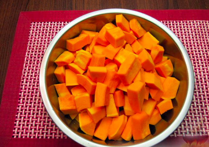 Неймовірно смачний гарбузовий крем суп: покроковий рецепт Неймовірно смачний гарбузовий крем суп: покроковий рецепт