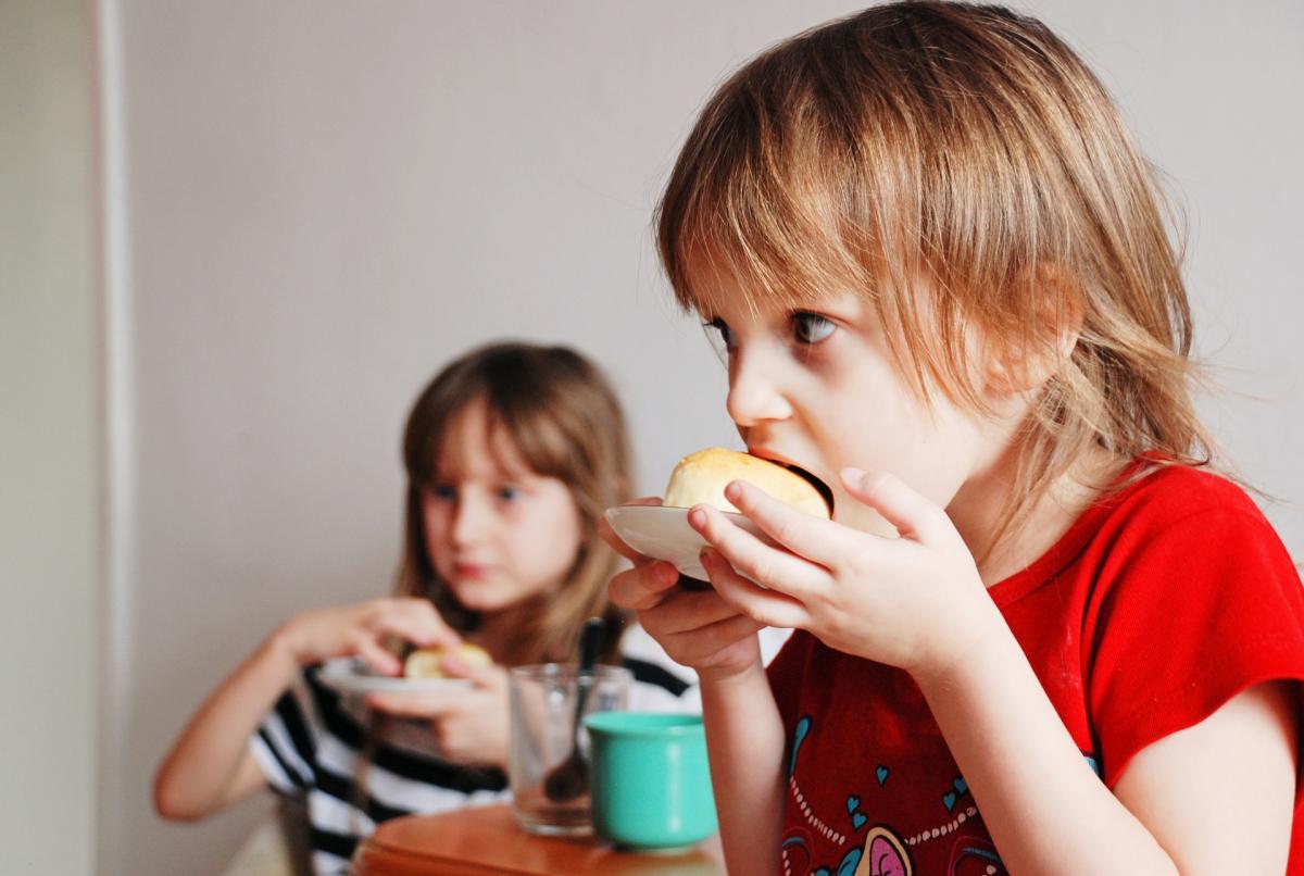 Мозговая еда: как кормить детей, чтобы они лучше учились