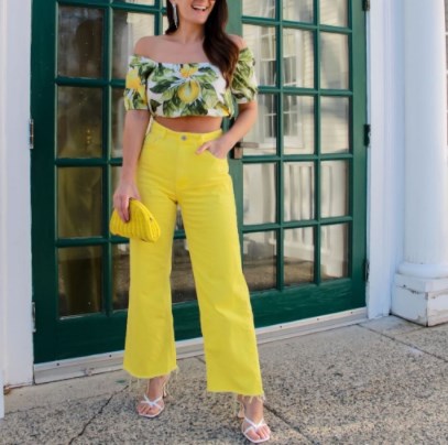 Модні кольорові джинси 2021