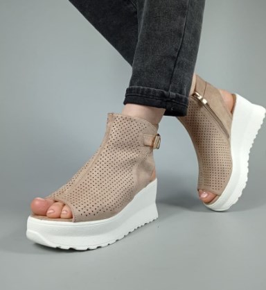 Модне жіноче взуття весна-літо 2021 Модне жіноче взуття весна-літо 2021