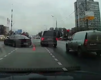 В ДТП в Москве попала служебная машина спикера Путина В ДТП в Москве попала служебная машина спикера Путина