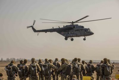 Війська РФ залишаються біля кордонів України