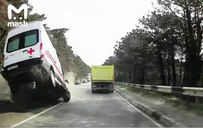 В анексованому Криму швидка потрапила в смертельну ДТП В анексованому Криму швидка потрапила в смертельну ДТП