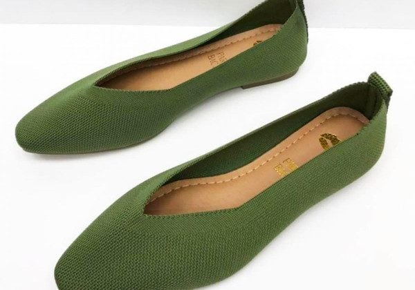 У моду повернулися незрівнянні балетки в стилі пуантів з 40-х