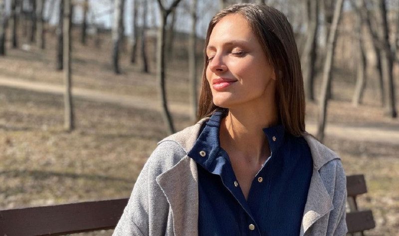 "Шикарно": учасниця Холостяка повернулася сідницями до камери