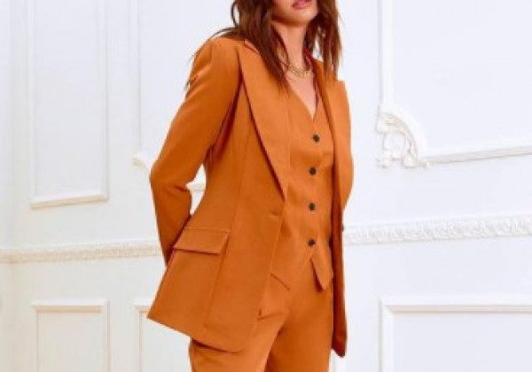 Женские брючные костюмы 2021