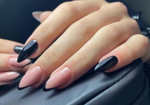 Френч маникюр весна 2021