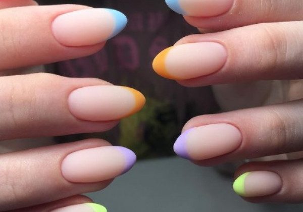 Френч маникюр весна 2021