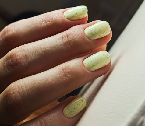 Желтый маникюр 2021 Желтый маникюр 2021