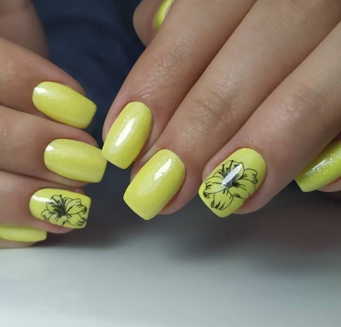 Желтый маникюр 2021 Желтый маникюр 2021