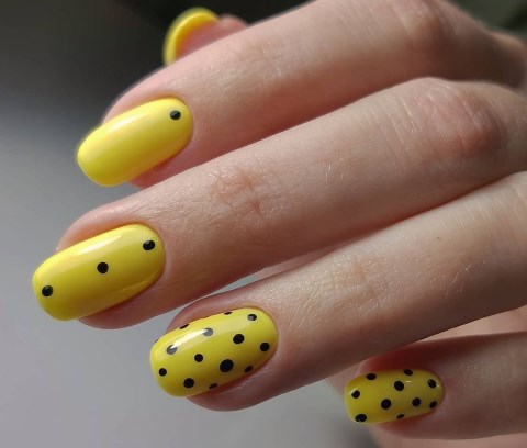 Желтый маникюр 2021 Желтый маникюр 2021