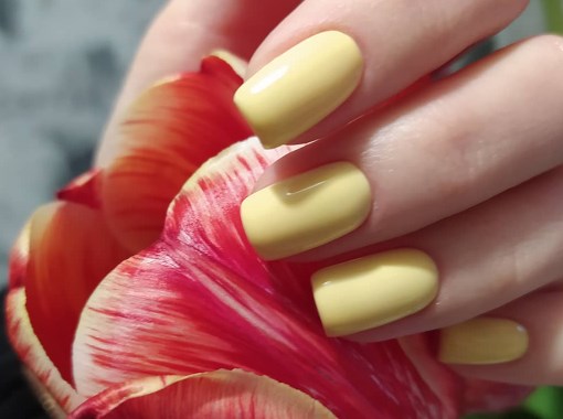 Желтый маникюр 2021 Желтый маникюр 2021