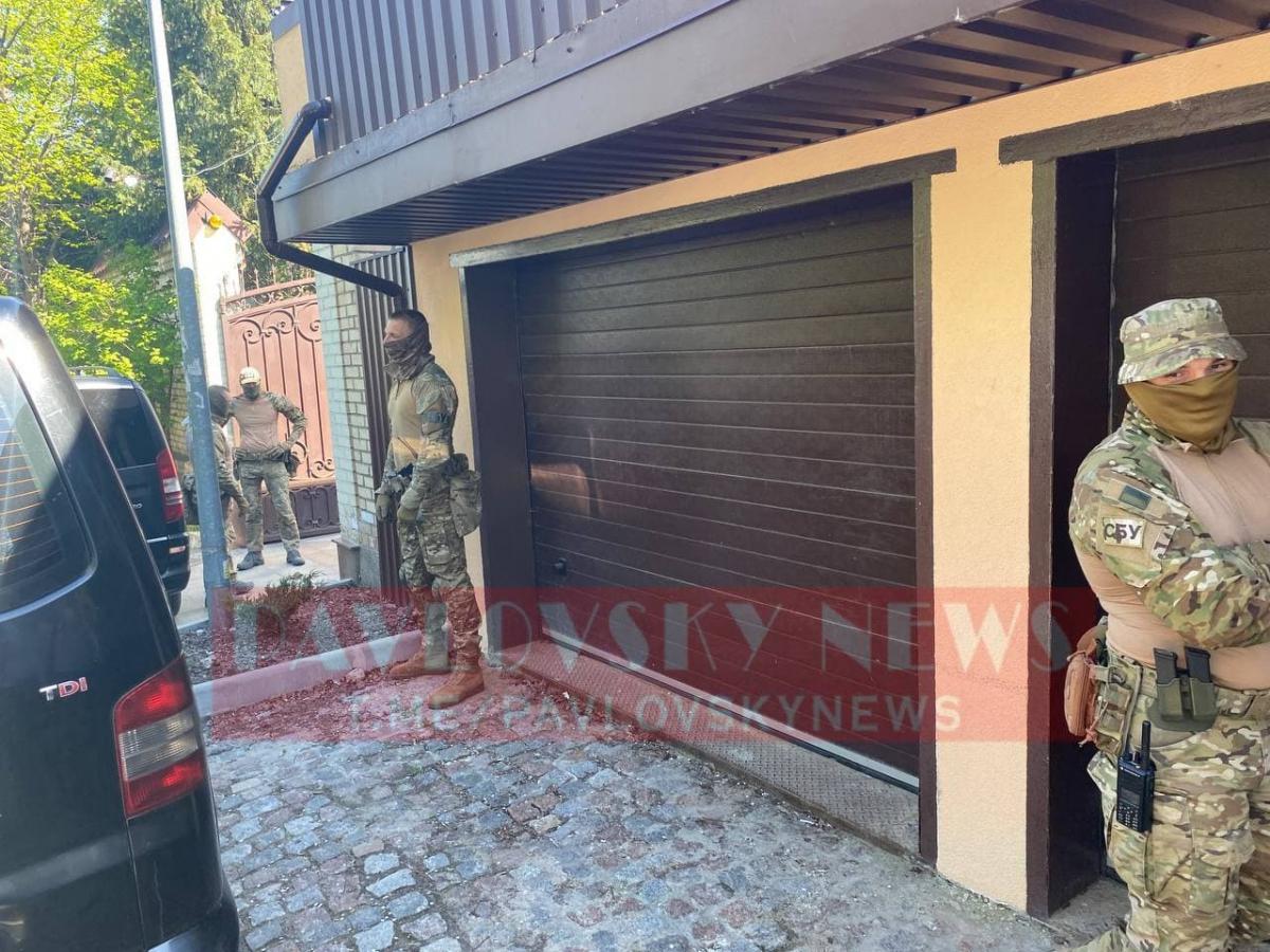 В Киеве в доме Виктора Медведчука стартовал обыск