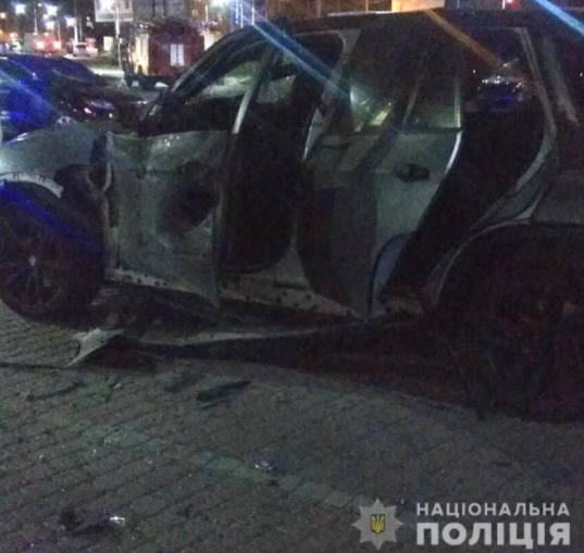 На Прикарпатті обстріляли машину, був вибух