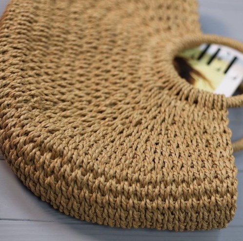 Модні солом'яні сумки 2021