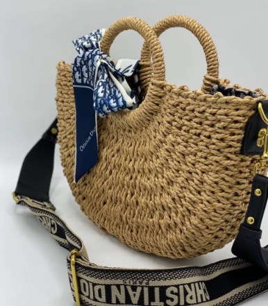 Модні солом'яні сумки 2021