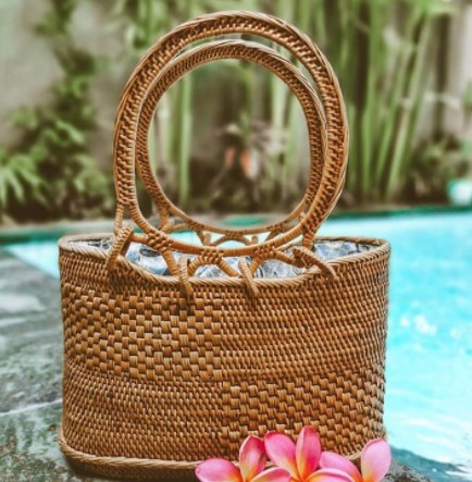 Модні солом'яні сумки 2021