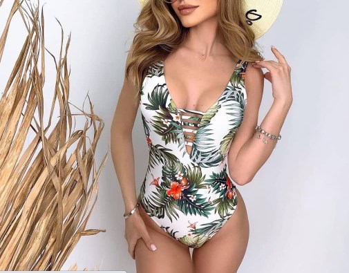 Модні купальники суцільні 2021 Модні купальники суцільні 2021