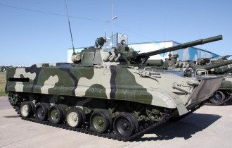На параде в Москве заглохла БМП-3