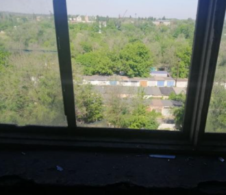 На Днепропетровщине подросток выпал из окна многоэтажки и погиб