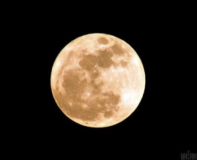 Астрологи попередили, що через місячне затемнення люди можуть зіткнутися з низкою загроз Астрологи попередили, що через місячне затемнення люди можуть зіткнутися з низкою загроз