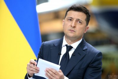 Зеленський підписав закон про продаж землі Зеленський підписав закон про продаж землі